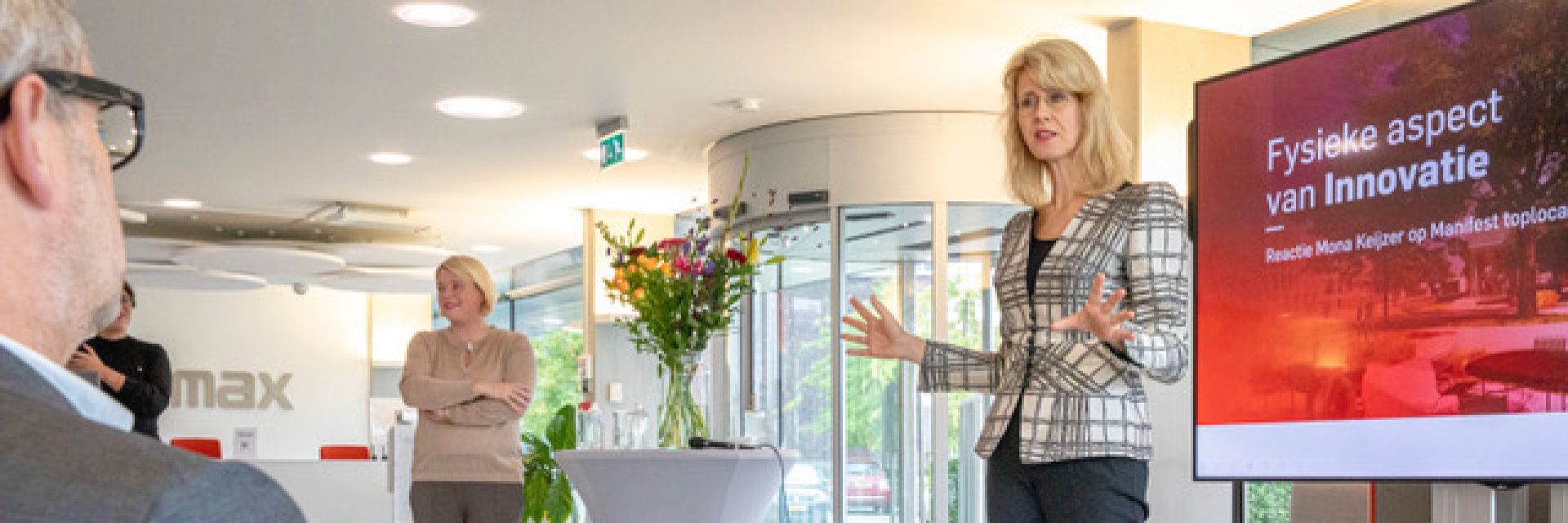 Compliments Mona Keijzer for the top 10 campuses