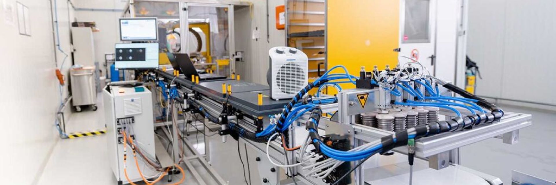 Demcon and In Ovo develop gender typing machine for chicks