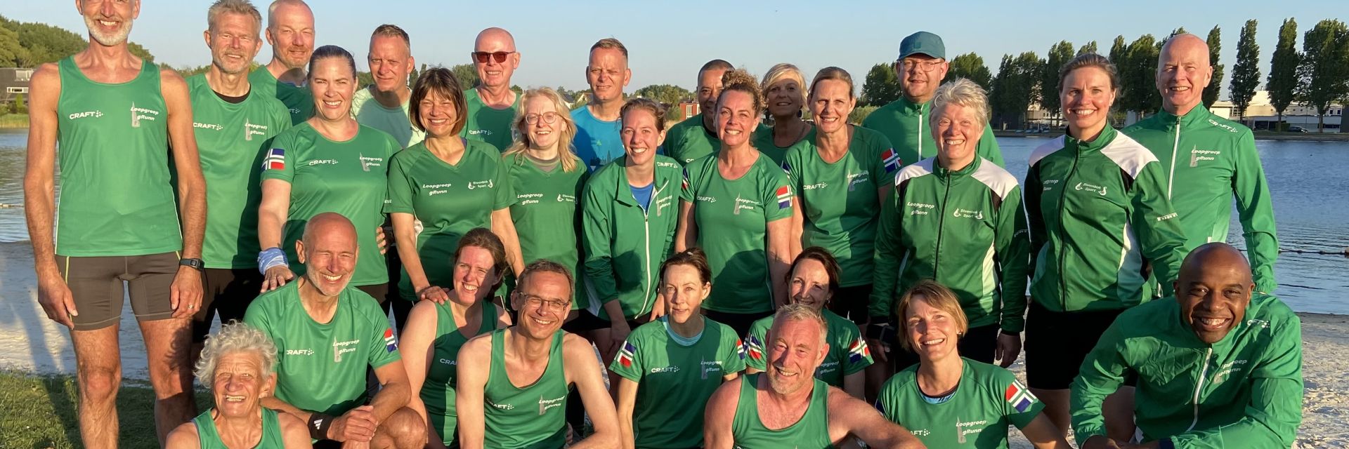 “You don’t just run a half marathon.” Loopgroep gRunn warms up for the Half Marathon Groningen