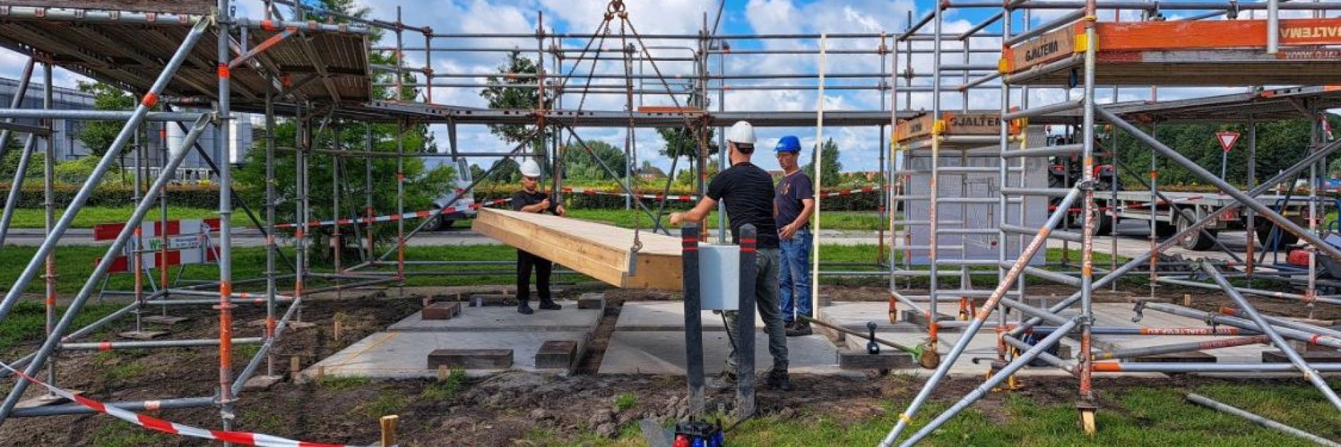Circular showcase under construction: students create self-sufficient showcase building on Zernike Campus