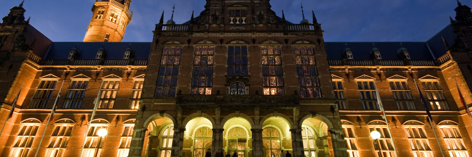 Lecture: Living in a Digital World. Public Values in a Global Online Society