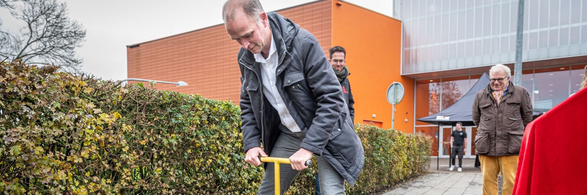 Fieldtest innovative buffer pavement Waste Works on Campus Groningen officially opened