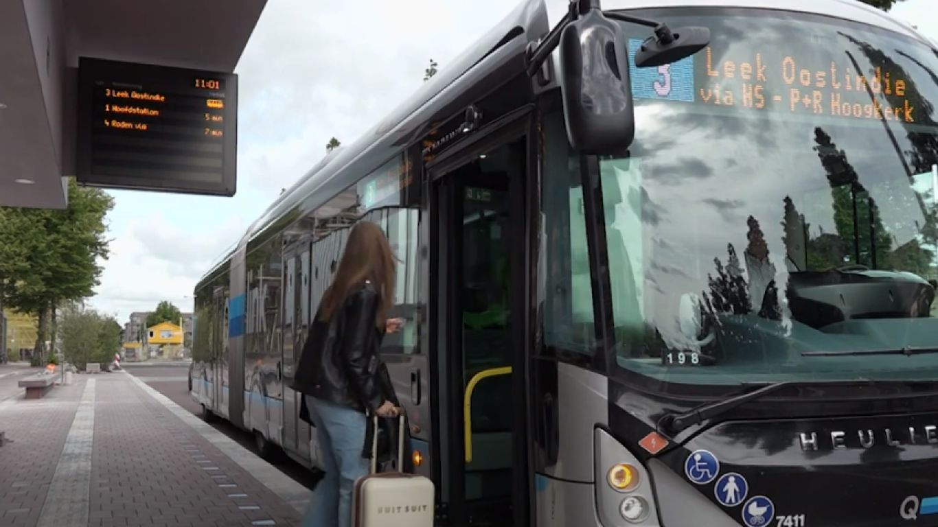 Groen busknooppunt op Campus